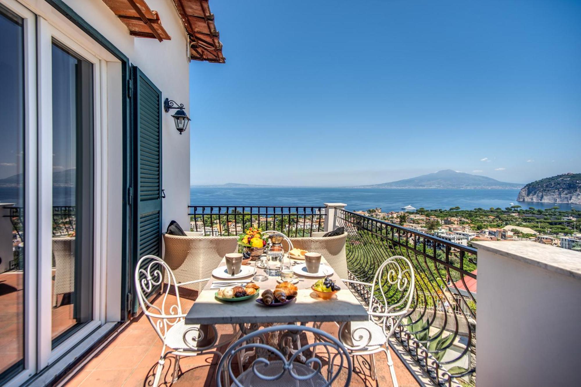 M Suites Sorrento Buitenkant foto