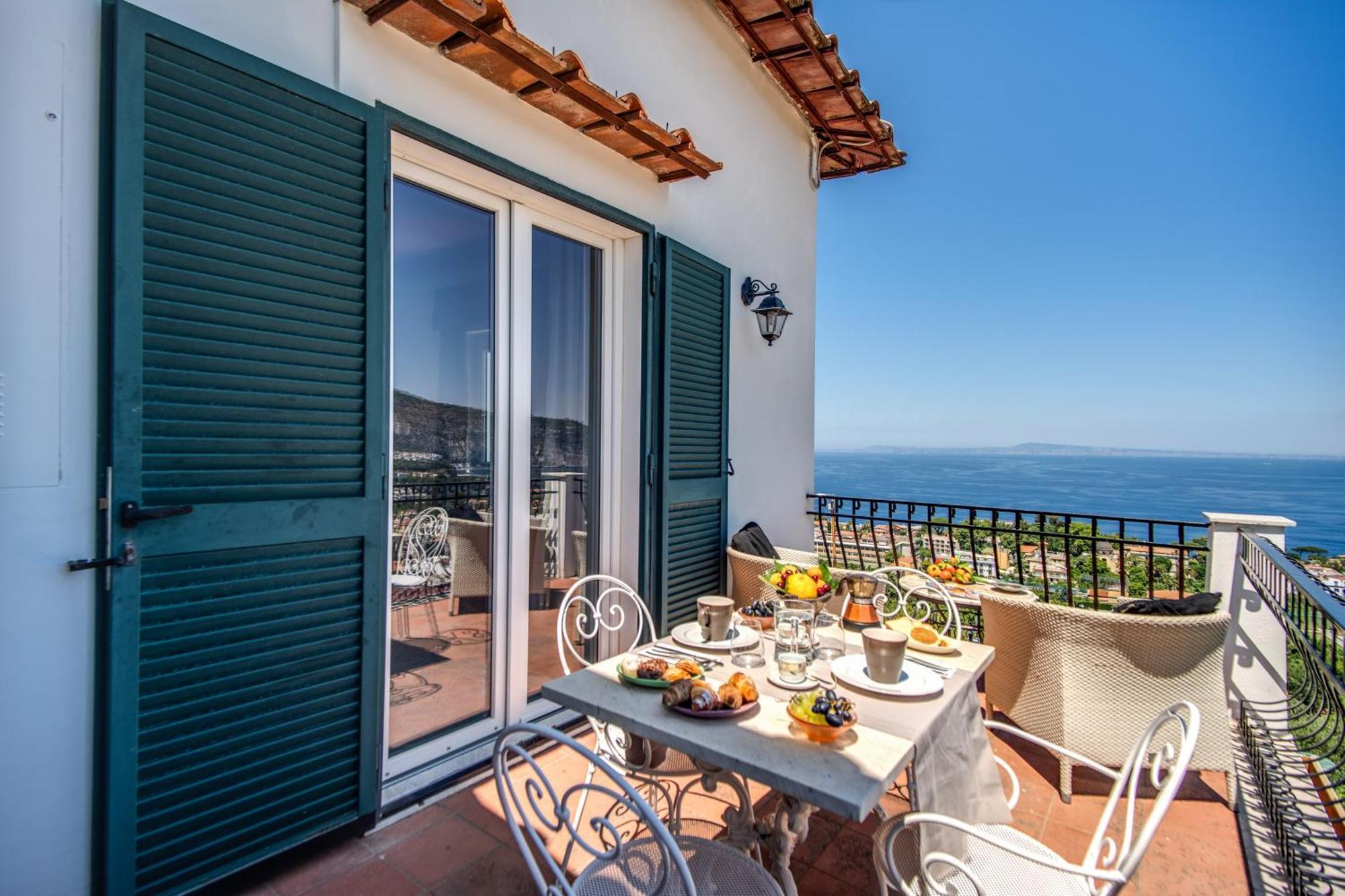 M Suites Sorrento Buitenkant foto