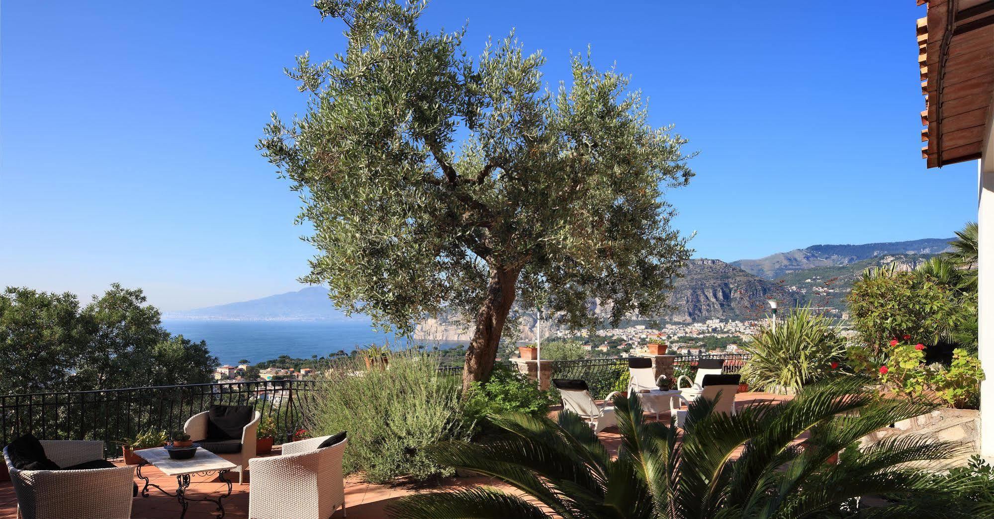 M Suites Sorrento Buitenkant foto