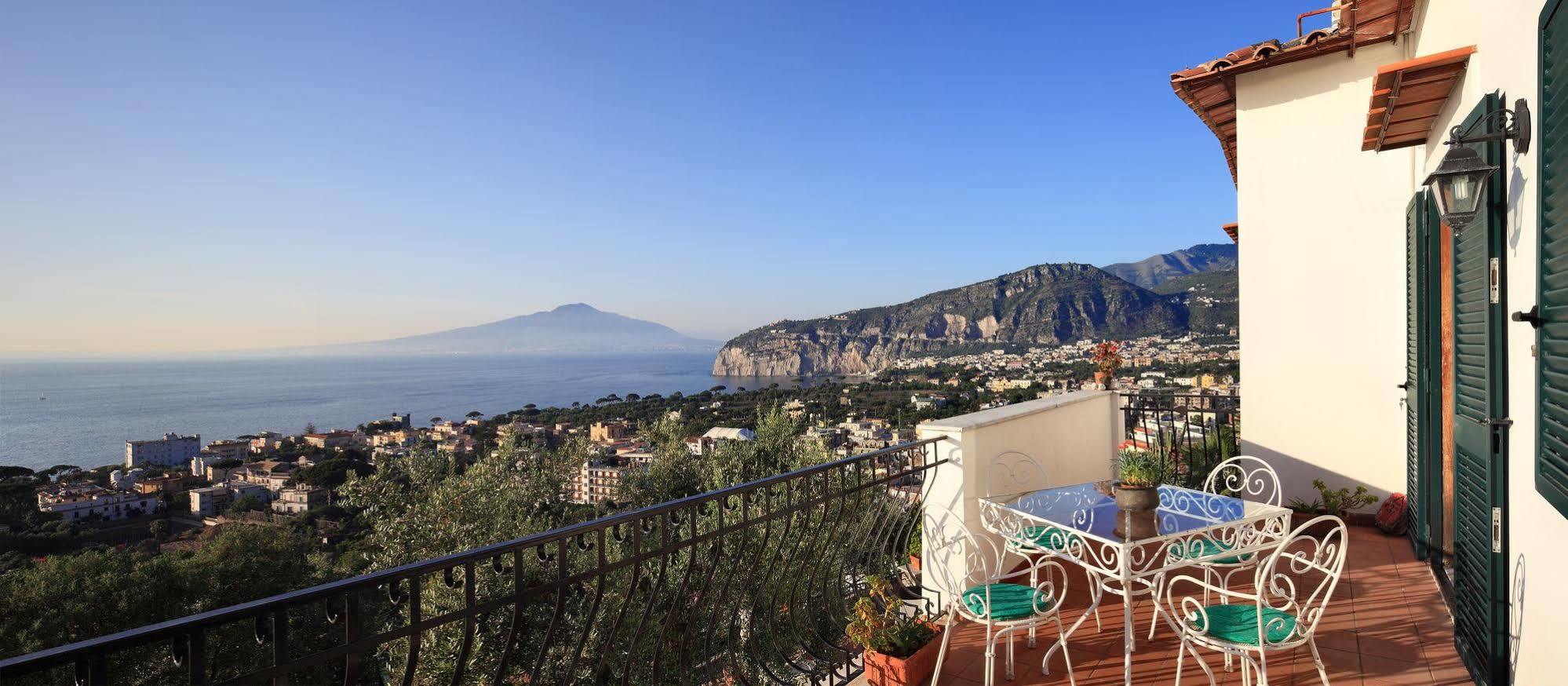 M Suites Sorrento Buitenkant foto